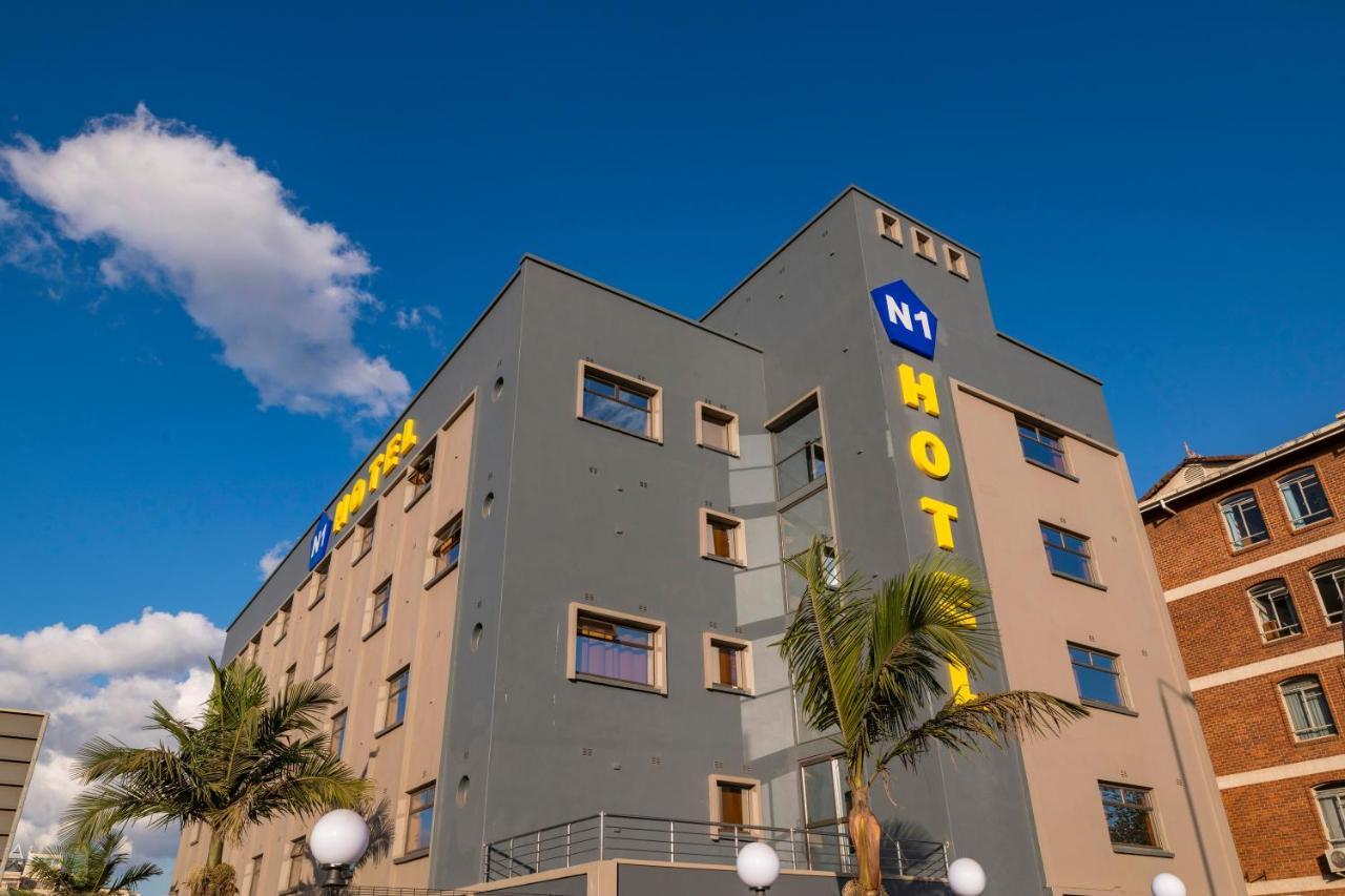 N1 Hotel Rotten Row Harare Exterior foto